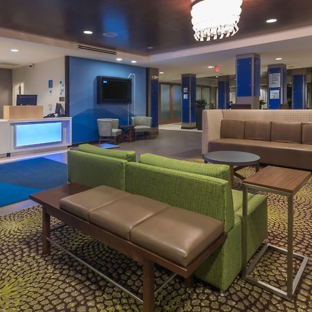 Holiday Inn Express Hays By Ihg Eksteriør billede