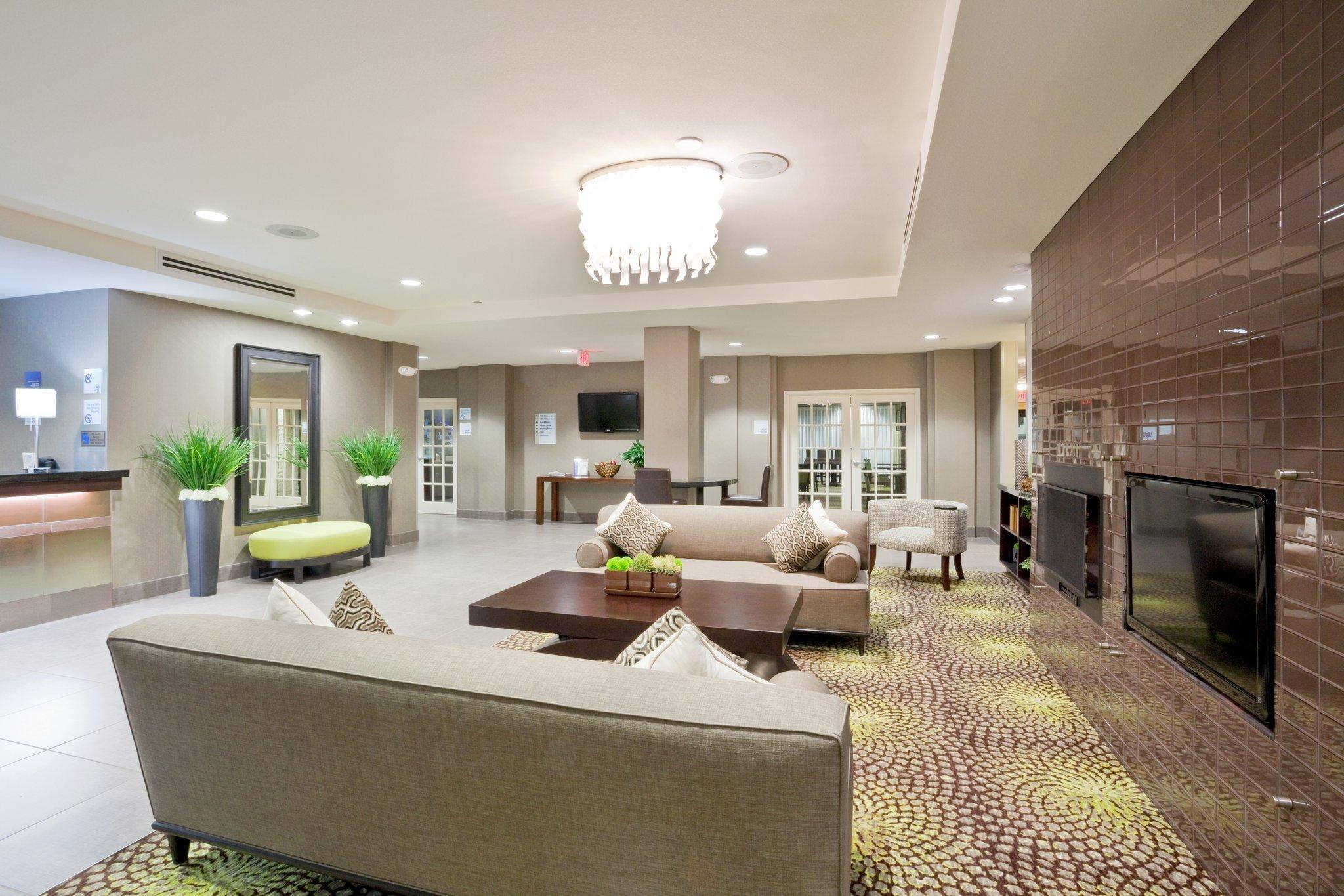 Holiday Inn Express Hays By Ihg Eksteriør billede