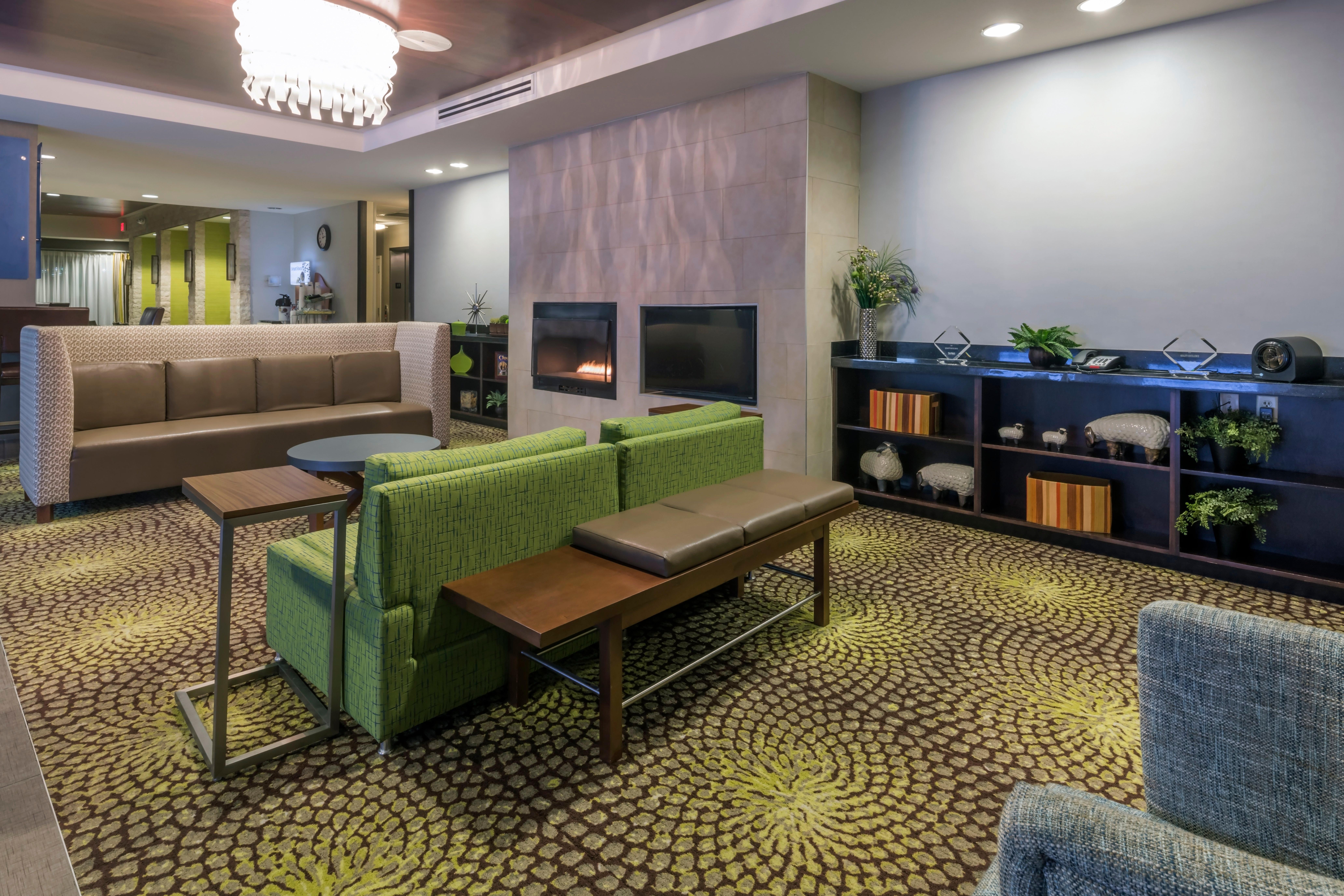 Holiday Inn Express Hays By Ihg Eksteriør billede